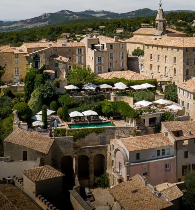 Village de Crillon le Brave