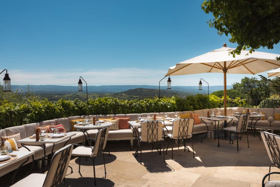 Terrasse La Table du Ventoux Hotel Crillon le Brave @morecontentstudio